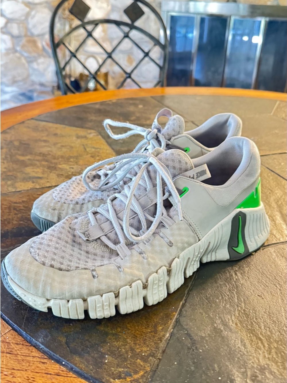 Nike Men's Athletic Shoes Light Gray with Green Accents